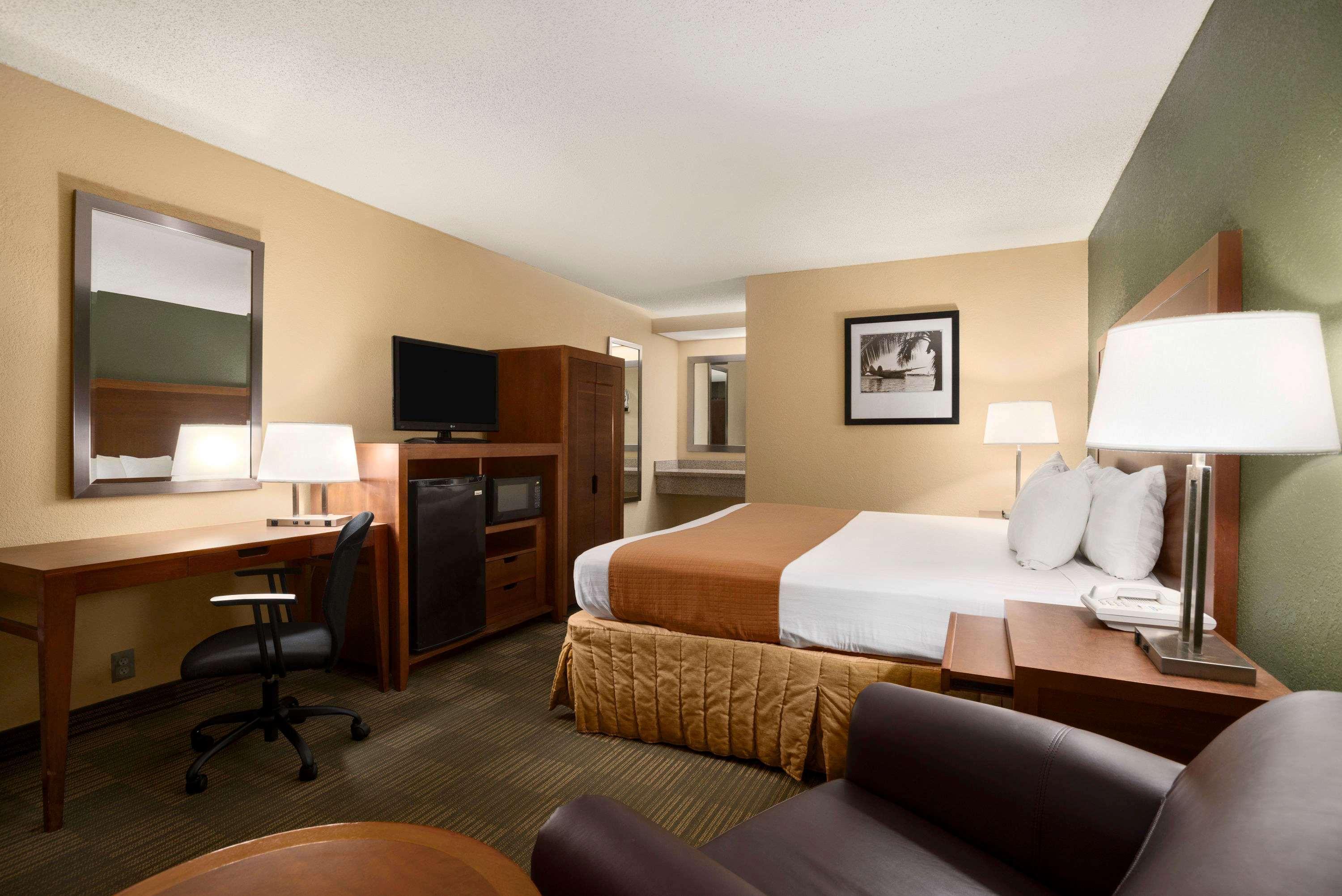 Days Inn By Wyndham Jacksonville Airport Bagian luar foto
