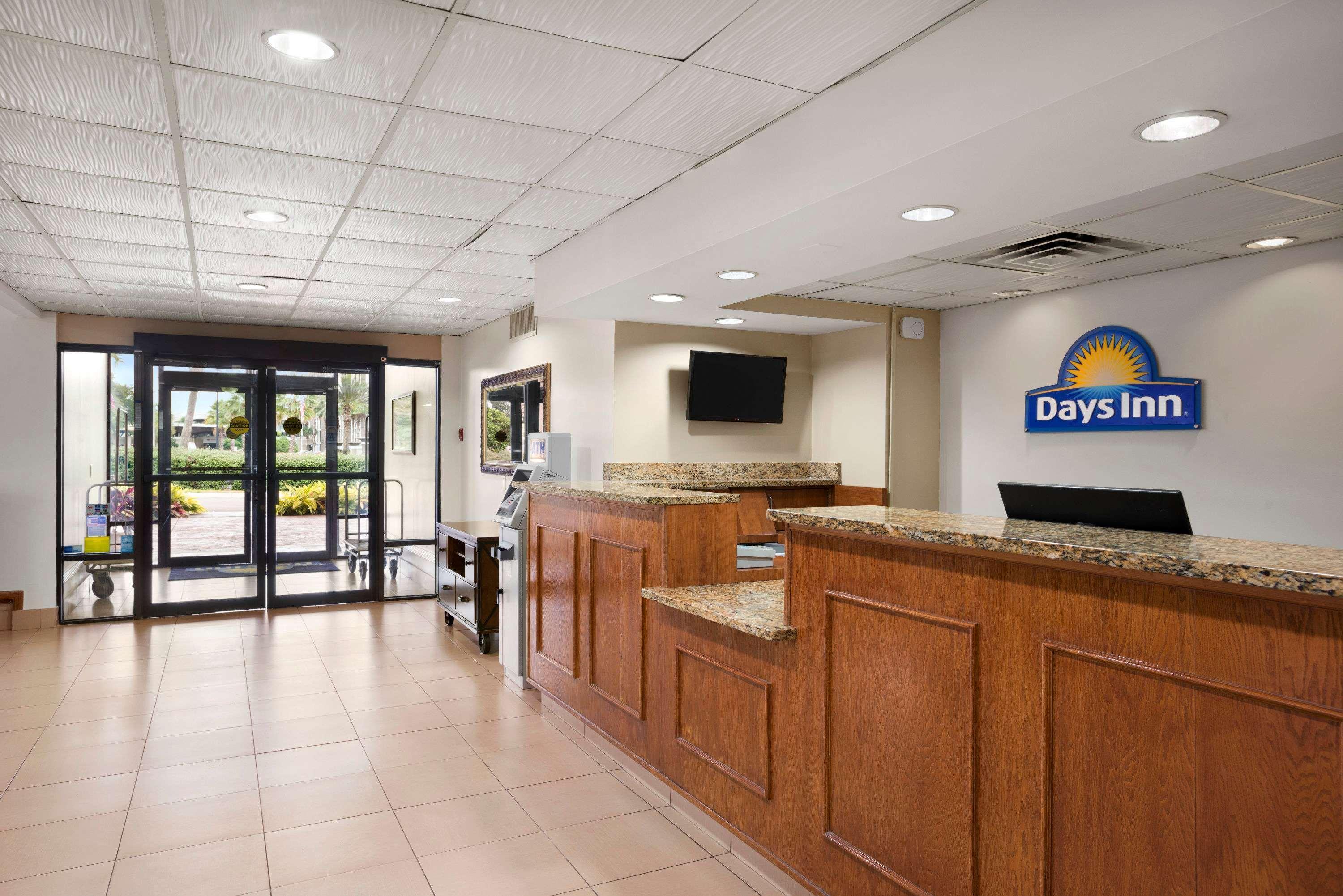Days Inn By Wyndham Jacksonville Airport Bagian luar foto