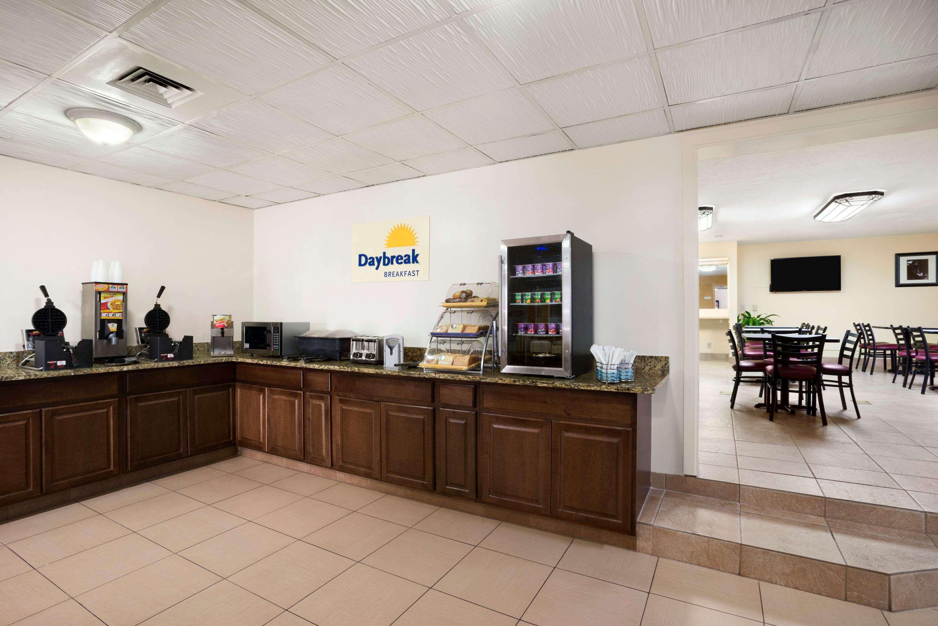Days Inn By Wyndham Jacksonville Airport Bagian luar foto
