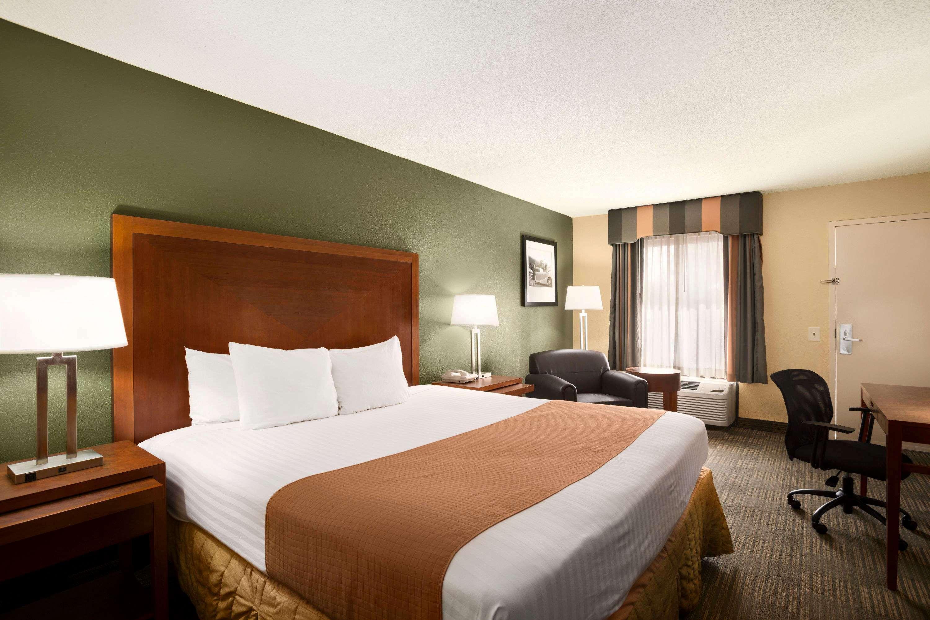 Days Inn By Wyndham Jacksonville Airport Bagian luar foto