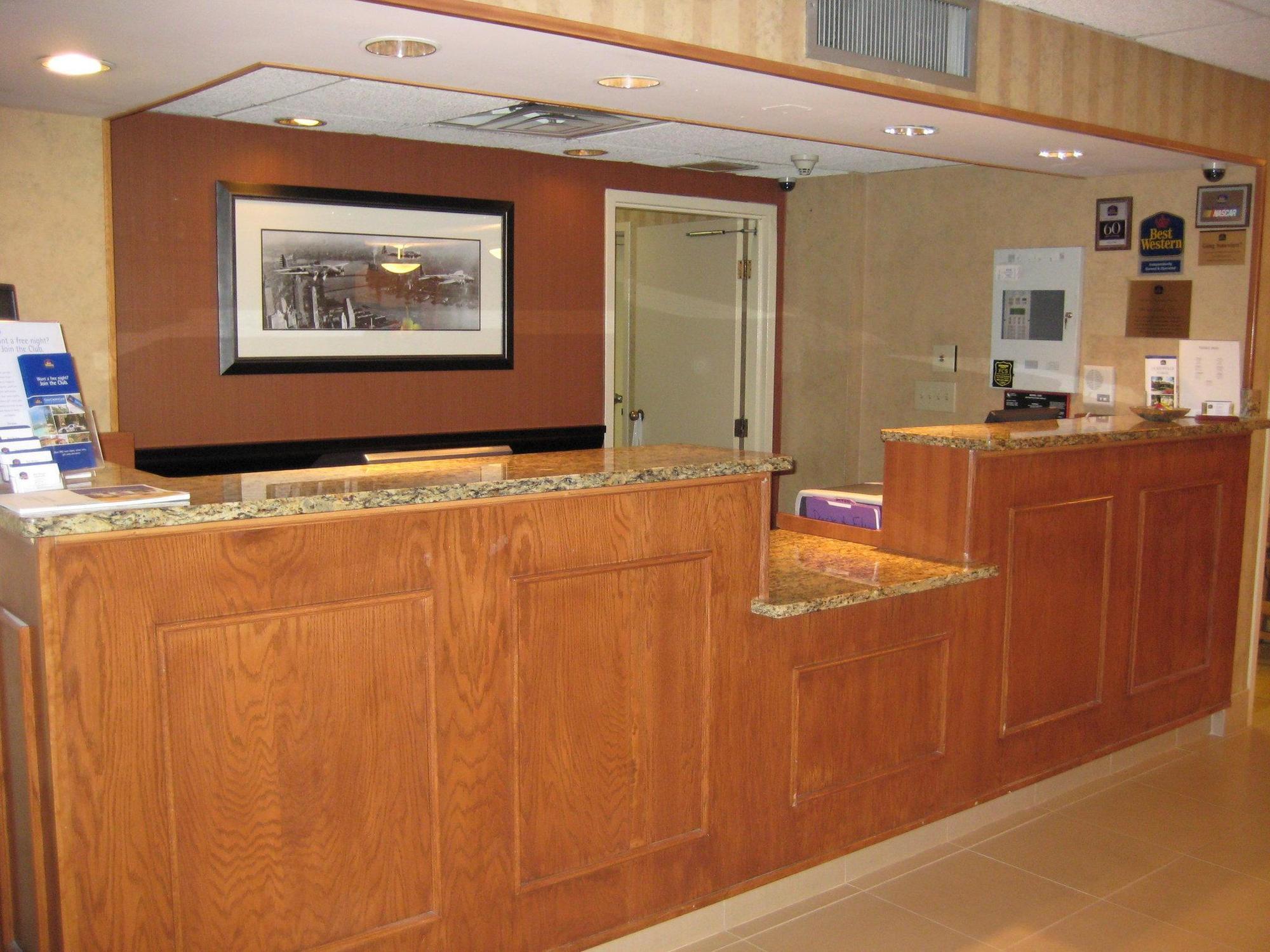 Days Inn By Wyndham Jacksonville Airport Bagian luar foto