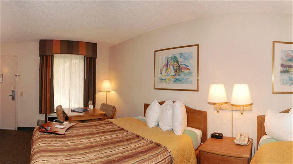 Days Inn By Wyndham Jacksonville Airport Bagian luar foto