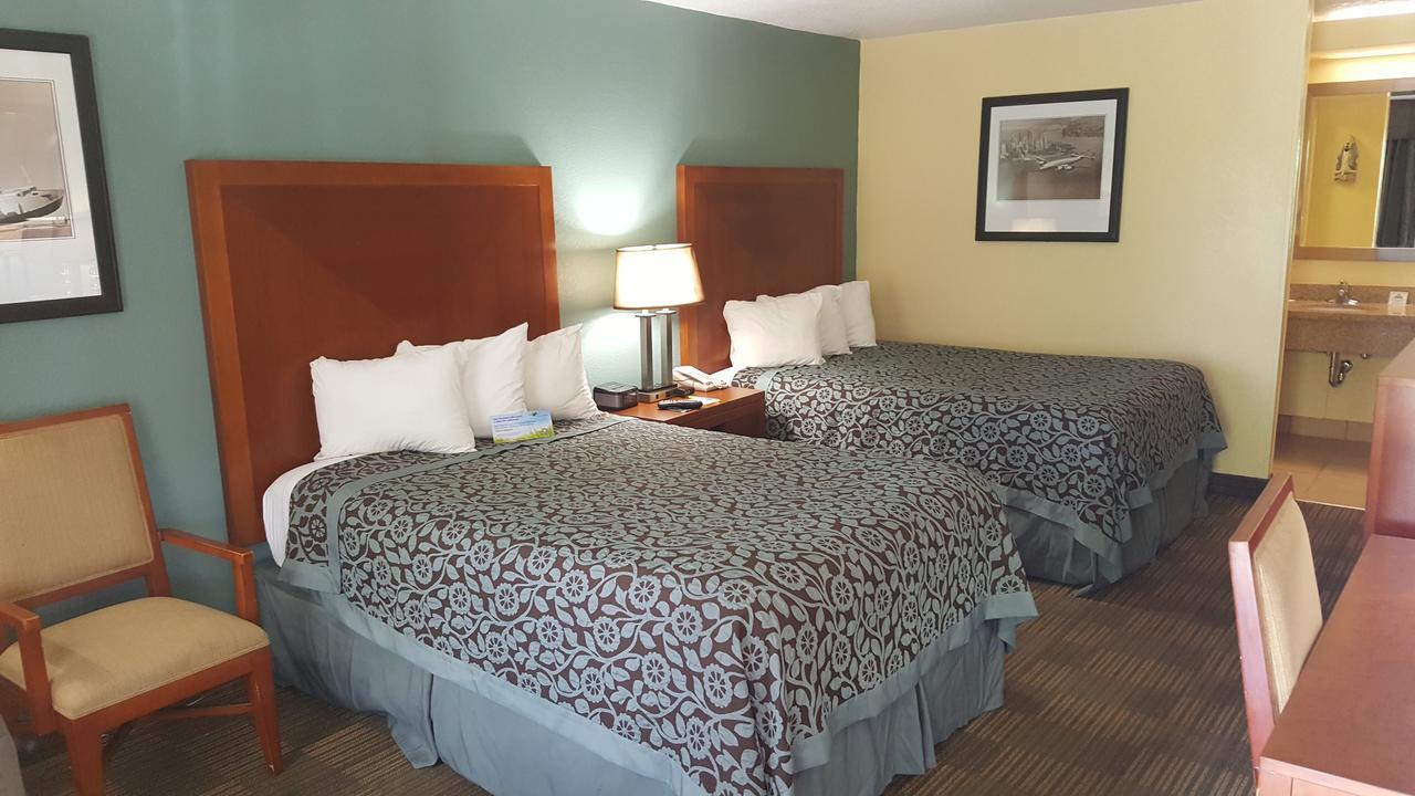 Days Inn By Wyndham Jacksonville Airport Bagian luar foto