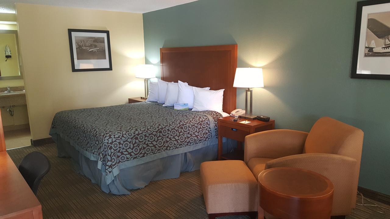 Days Inn By Wyndham Jacksonville Airport Bagian luar foto