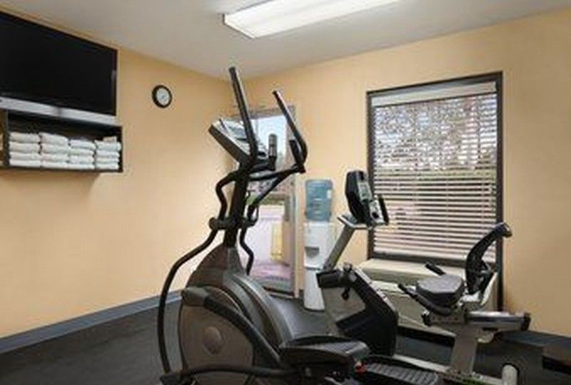 Days Inn By Wyndham Jacksonville Airport Bagian luar foto