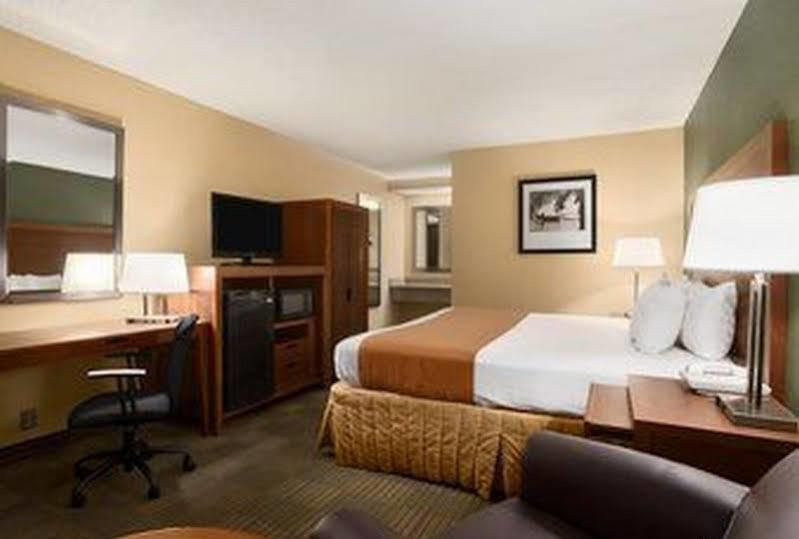Days Inn By Wyndham Jacksonville Airport Bagian luar foto