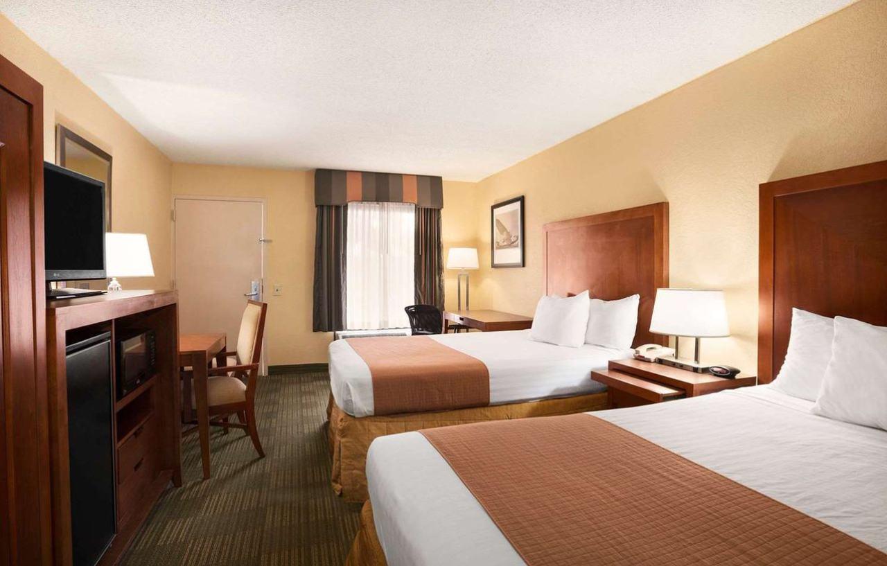 Days Inn By Wyndham Jacksonville Airport Bagian luar foto